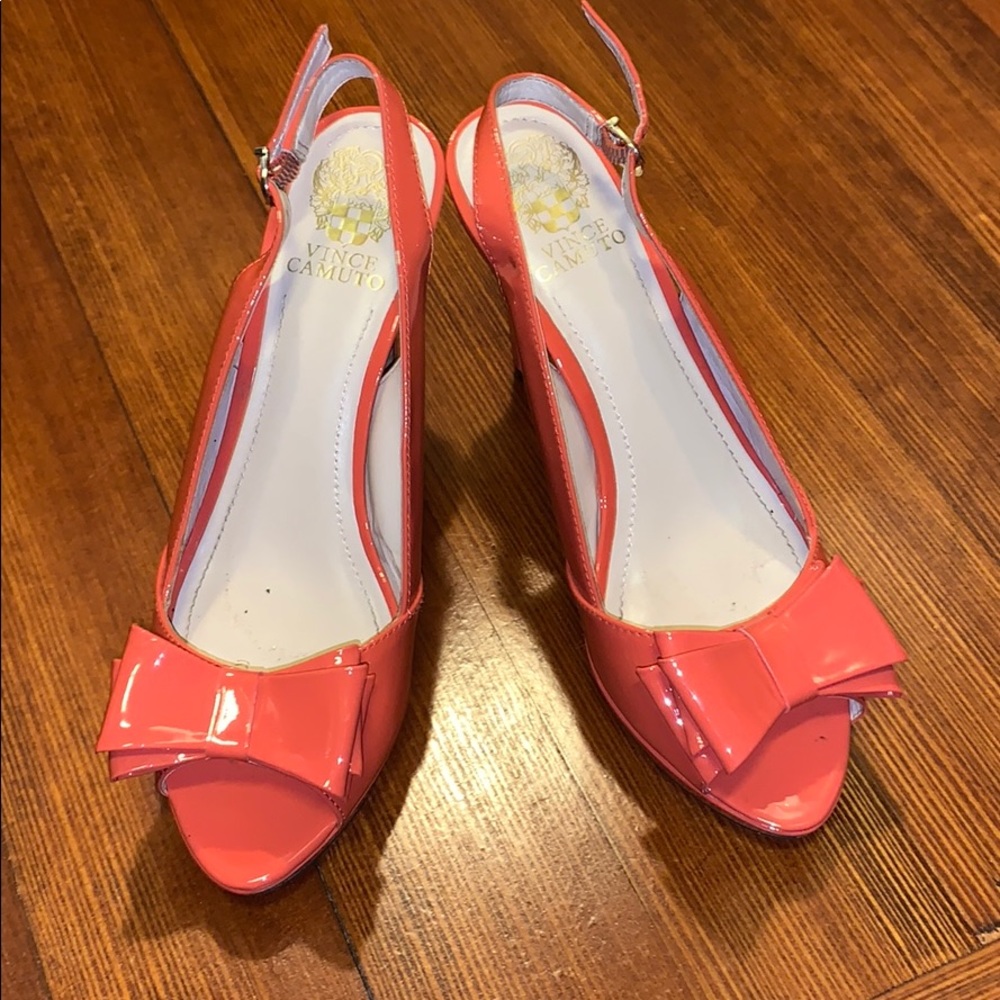 Vince Camtuto peep toe heel